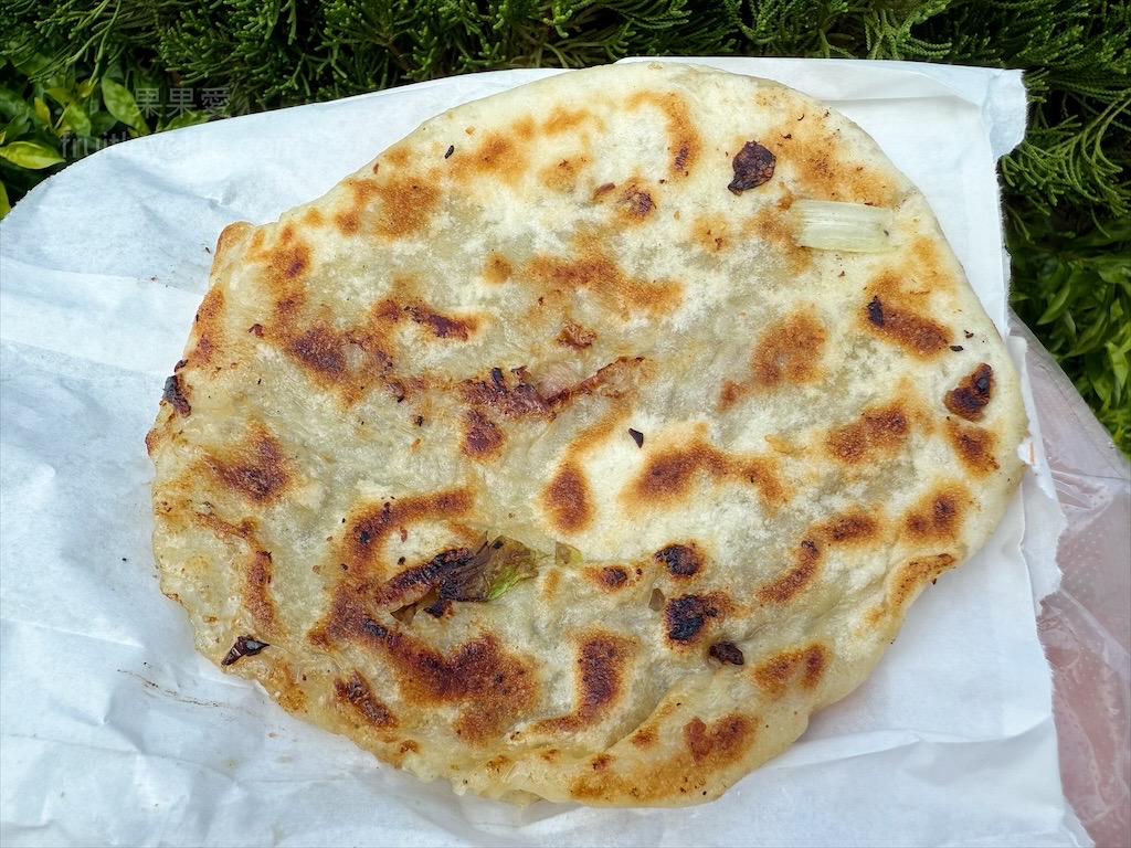 阿珍黑胡椒餡餅 | 彰化鹿港小吃,在地人氣點心餡餅、手工蔥抓餅,外酥內Q不油膩,現點現做排隊也要吃 @果果愛Fruitlove 阿珍黑胡椒餡餅 | 彰化鹿港小吃,在地人氣點心餡餅、手工蔥抓餅,外酥內Q不油膩,現點現做排隊也要吃 @果果愛Fruitlove