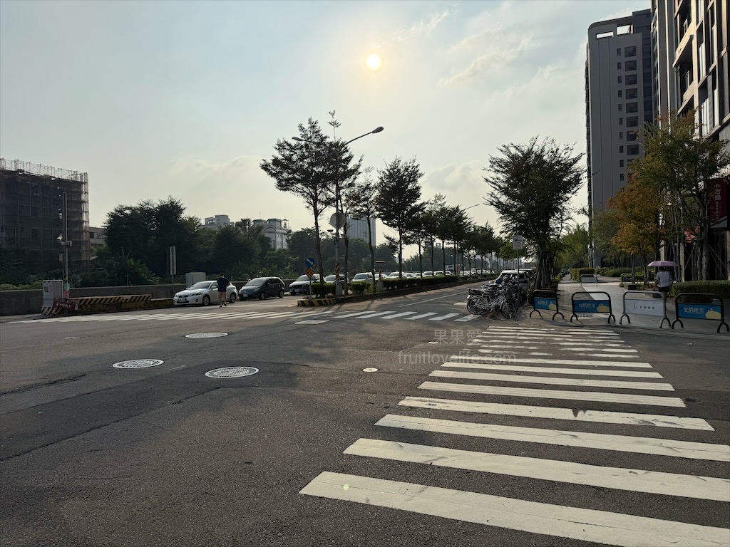 龍霸氣中卷麵線 | 台中大里中卷麵線，中興大學旁麵線店，免費續麵、紅茶暢飲，寵物友善，環境很有餐廳感 @果果愛Fruitlove