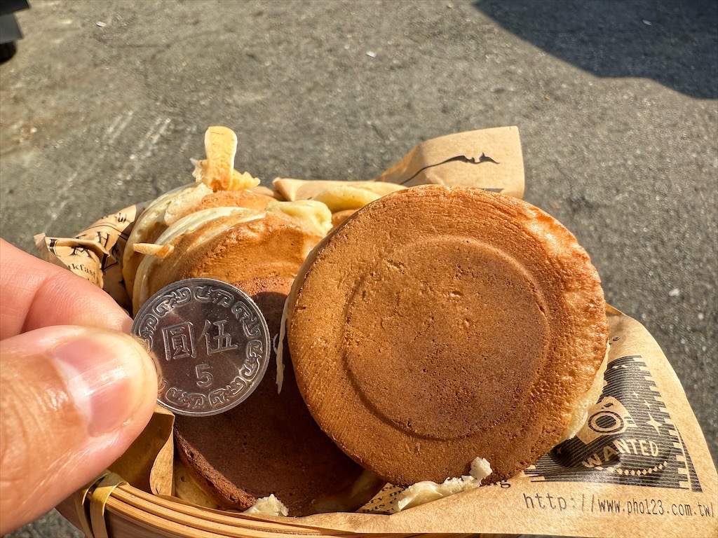 原平交道阿姨紅豆餅 | 彰化紅豆餅，隱藏巷弄內的銅板小吃，6顆25元的古早味紅豆餅 @果果愛Fruitlove