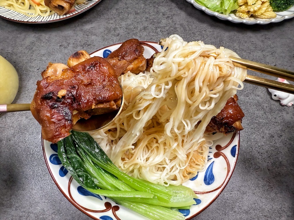 i3Fresh愛上新鮮 | 豪氣食堂-青檸蒜香豬腳,加熱即食,享受名廚推薦的獨特先滷後烤風味 @果果愛Fruitlove i3Fresh愛上新鮮 | 豪氣食堂-青檸蒜香豬腳,加熱即食,享受名廚推薦的獨特先滷後烤風味 @果果愛Fruitlove