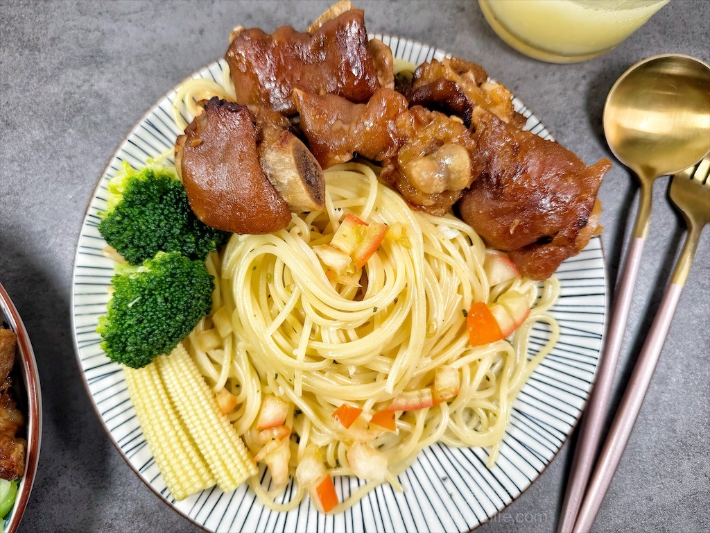 i3Fresh愛上新鮮 | 豪氣食堂-青檸蒜香豬腳,加熱即食,享受名廚推薦的獨特先滷後烤風味 @果果愛Fruitlove i3Fresh愛上新鮮 | 豪氣食堂-青檸蒜香豬腳,加熱即食,享受名廚推薦的獨特先滷後烤風味 @果果愛Fruitlove