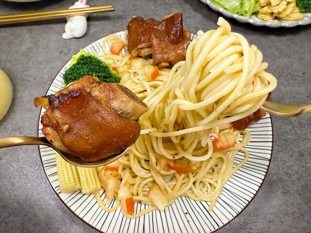 i3Fresh愛上新鮮 | 豪氣食堂-青檸蒜香豬腳,加熱即食,享受名廚推薦的獨特先滷後烤風味 @果果愛Fruitlove i3Fresh愛上新鮮 | 豪氣食堂-青檸蒜香豬腳,加熱即食,享受名廚推薦的獨特先滷後烤風味 @果果愛Fruitlove