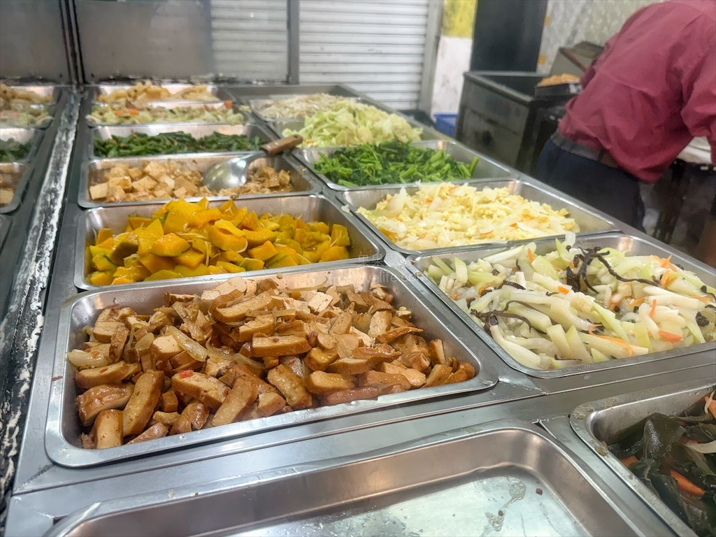 上豪燒臘快餐 | 台中南區便當,中興大學學區人氣排隊美食便當店,四樣配菜搭配主菜超滿足 @果果愛Fruitlove 上豪燒臘快餐 | 台中南區便當,中興大學學區人氣排隊美食便當店,四樣配菜搭配主菜超滿足 @果果愛Fruitlove