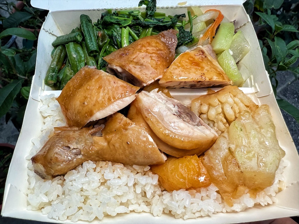 上豪燒臘快餐 | 台中南區便當，中興大學學區人氣排隊美食便當店，四樣配菜搭配主菜超滿足 @果果愛Fruitlove