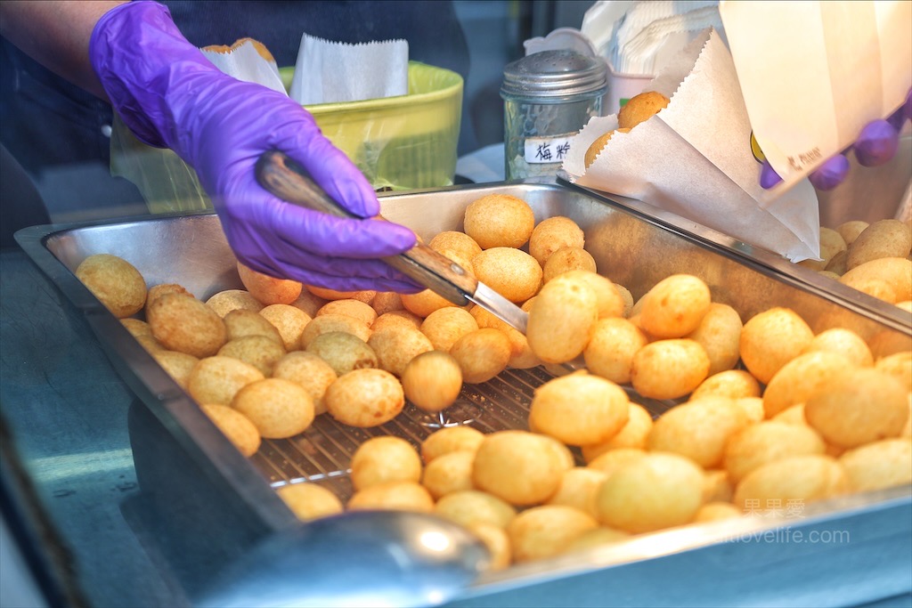 日日地瓜球南屯總店 | 台中南屯地瓜球，南屯老街銅板價下午茶點心，地瓜球外酥內Q，13種口味給你選擇 @果果愛Fruitlove