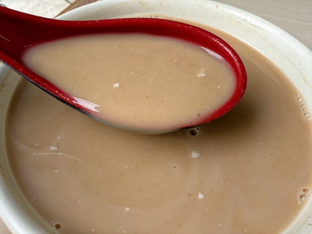 一點酥燒餅 | 台中太平早餐，在地人氣很旺的傳統中式早餐店，燒餅真的很酥脆，高山茶清香不澀回甘，老闆也很風趣 @果果愛Fruitlove