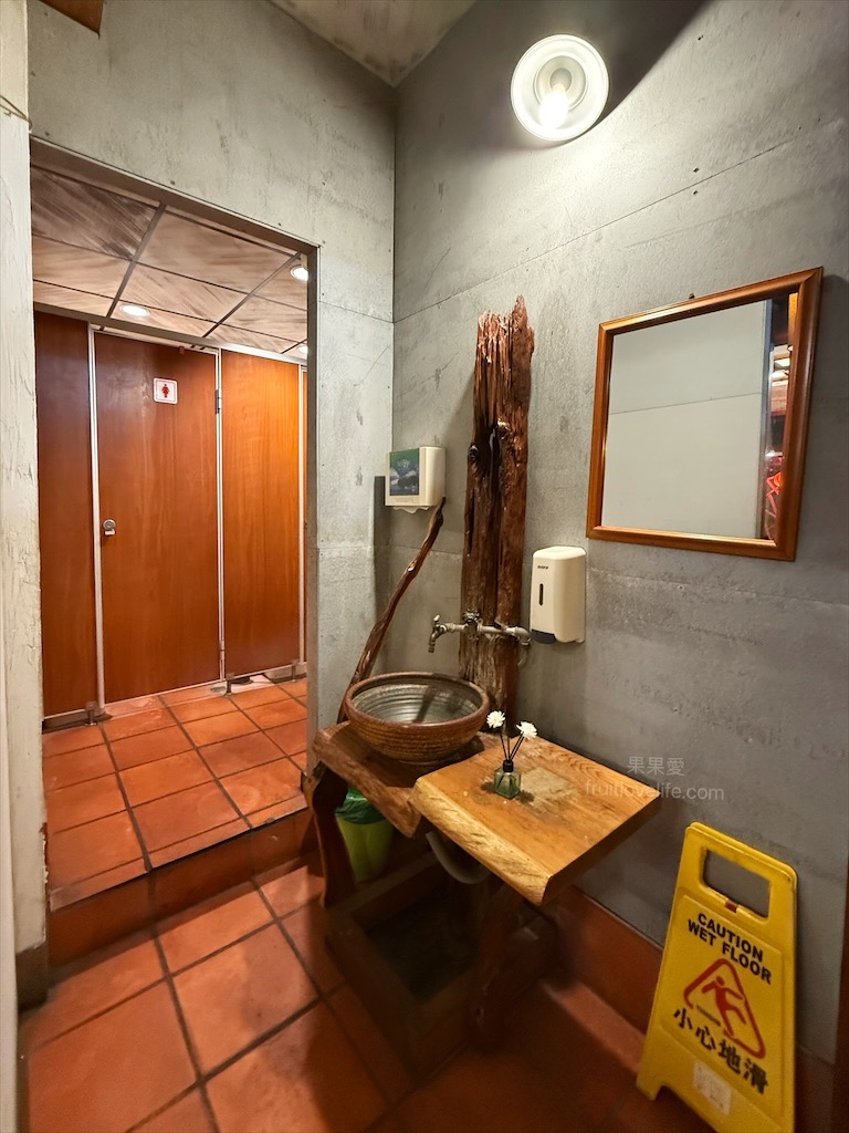 鼎味炭火薑母鴨員林總店 | 彰化員林薑母鴨,在地老字號薑母鴨,炭火慢熬溫體鴨肉,湯頭濃郁甘甜,招牌醬燒鴨肉飯、招牌酸梅湯也超推 @果果愛Fruitlove 鼎味炭火薑母鴨員林總店 | 彰化員林薑母鴨,在地老字號薑母鴨,炭火慢熬溫體鴨肉,湯頭濃郁甘甜,招牌醬燒鴨肉飯、招牌酸梅湯也超推 @果果愛Fruitlove