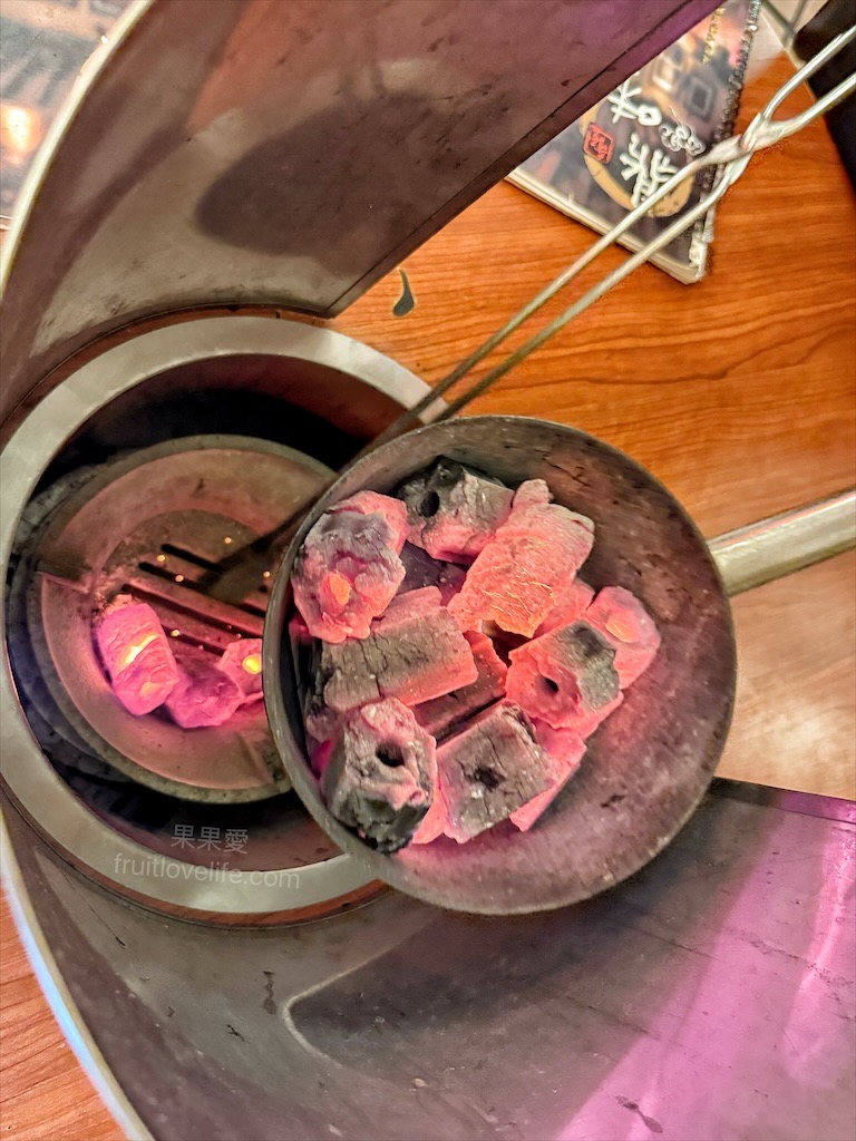 鼎味炭火薑母鴨員林總店 | 彰化員林薑母鴨,在地老字號薑母鴨,炭火慢熬溫體鴨肉,湯頭濃郁甘甜,招牌醬燒鴨肉飯、招牌酸梅湯也超推 @果果愛Fruitlove 鼎味炭火薑母鴨員林總店 | 彰化員林薑母鴨,在地老字號薑母鴨,炭火慢熬溫體鴨肉,湯頭濃郁甘甜,招牌醬燒鴨肉飯、招牌酸梅湯也超推 @果果愛Fruitlove