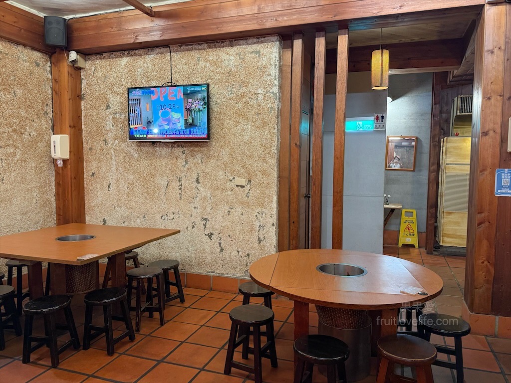 鼎味炭火薑母鴨員林總店 | 彰化員林薑母鴨,在地老字號薑母鴨,炭火慢熬溫體鴨肉,湯頭濃郁甘甜,招牌醬燒鴨肉飯、招牌酸梅湯也超推 @果果愛Fruitlove 鼎味炭火薑母鴨員林總店 | 彰化員林薑母鴨,在地老字號薑母鴨,炭火慢熬溫體鴨肉,湯頭濃郁甘甜,招牌醬燒鴨肉飯、招牌酸梅湯也超推 @果果愛Fruitlove