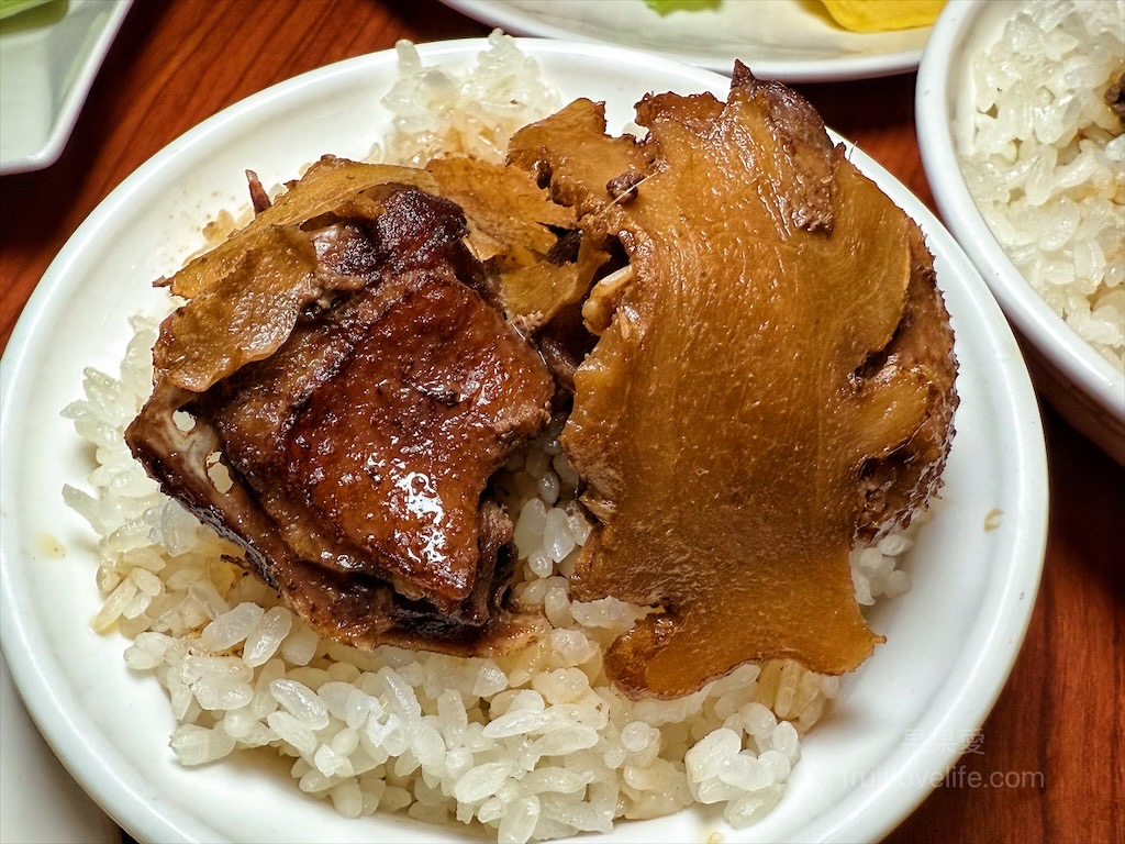 鼎味炭火薑母鴨員林總店 | 彰化員林薑母鴨，在地老字號薑母鴨，炭火慢熬溫體鴨肉，湯頭濃郁甘甜，招牌醬燒鴨肉飯、招牌酸梅湯也超推 @果果愛Fruitlove