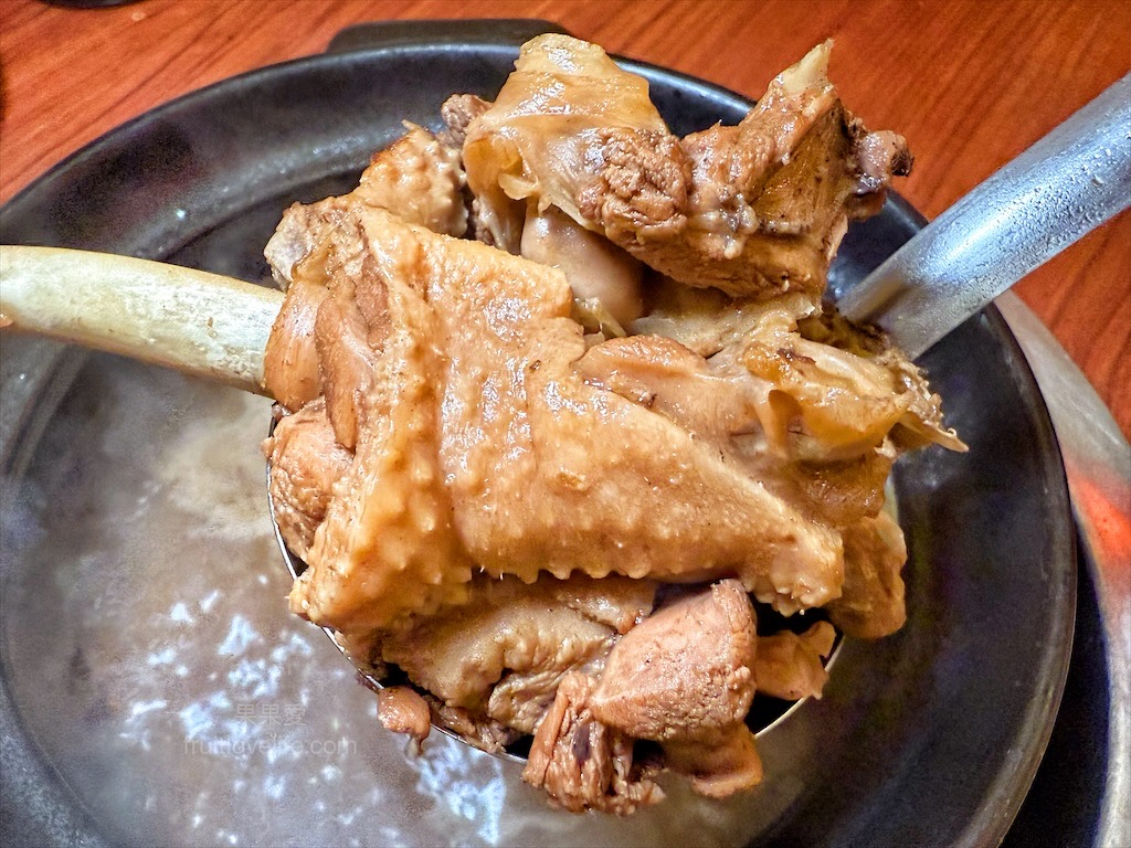 鼎味炭火薑母鴨員林總店 | 彰化員林薑母鴨,在地老字號薑母鴨,炭火慢熬溫體鴨肉,湯頭濃郁甘甜,招牌醬燒鴨肉飯、招牌酸梅湯也超推 @果果愛Fruitlove 鼎味炭火薑母鴨員林總店 | 彰化員林薑母鴨,在地老字號薑母鴨,炭火慢熬溫體鴨肉,湯頭濃郁甘甜,招牌醬燒鴨肉飯、招牌酸梅湯也超推 @果果愛Fruitlove