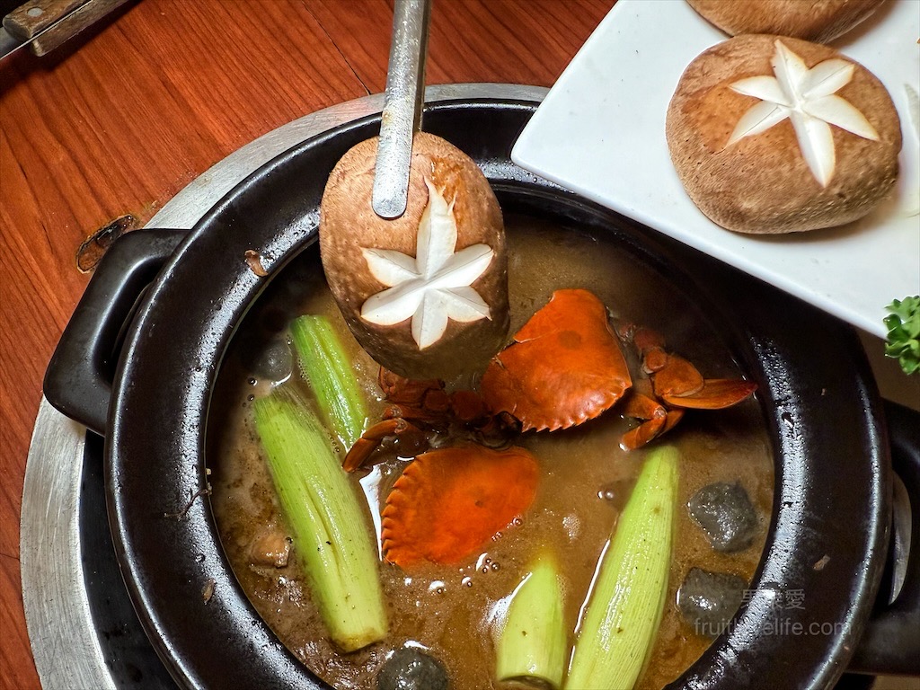 鼎味炭火薑母鴨員林總店 | 彰化員林薑母鴨,在地老字號薑母鴨,炭火慢熬溫體鴨肉,湯頭濃郁甘甜,招牌醬燒鴨肉飯、招牌酸梅湯也超推 @果果愛Fruitlove 鼎味炭火薑母鴨員林總店 | 彰化員林薑母鴨,在地老字號薑母鴨,炭火慢熬溫體鴨肉,湯頭濃郁甘甜,招牌醬燒鴨肉飯、招牌酸梅湯也超推 @果果愛Fruitlove