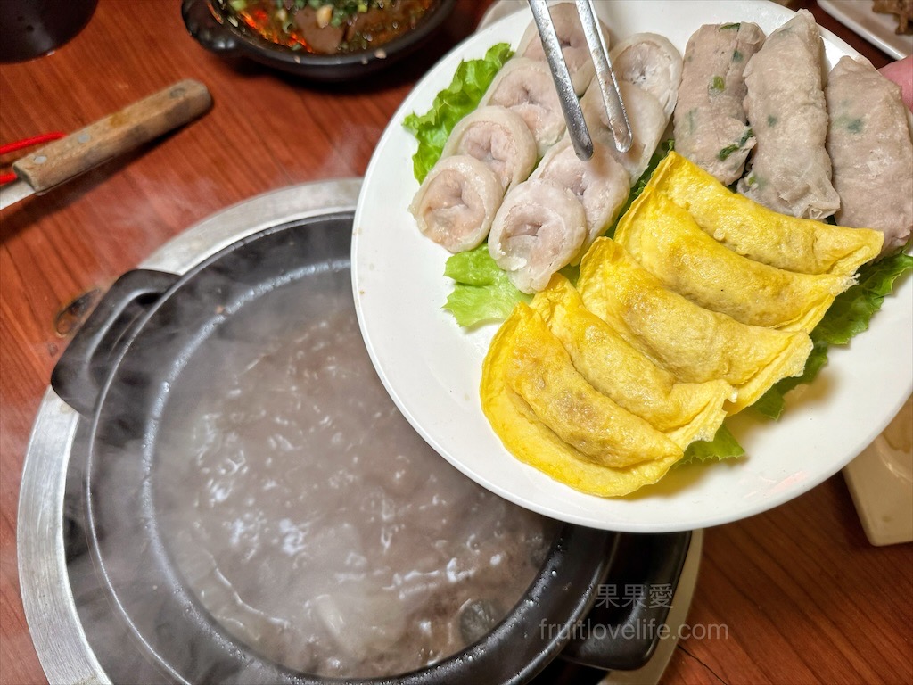 鼎味炭火薑母鴨員林總店 | 彰化員林薑母鴨,在地老字號薑母鴨,炭火慢熬溫體鴨肉,湯頭濃郁甘甜,招牌醬燒鴨肉飯、招牌酸梅湯也超推 @果果愛Fruitlove 鼎味炭火薑母鴨員林總店 | 彰化員林薑母鴨,在地老字號薑母鴨,炭火慢熬溫體鴨肉,湯頭濃郁甘甜,招牌醬燒鴨肉飯、招牌酸梅湯也超推 @果果愛Fruitlove