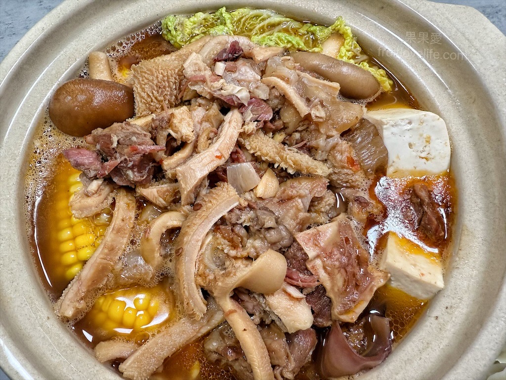 【 i3Fresh愛上新鮮 × 阿基師 】聯名監製｜牛三寶老饕牛肉爐，細火慢熬製成濃郁甘甜湯頭，牛肚、牛筋、牛肉量多，軟嫩Q彈 @果果愛Fruitlove