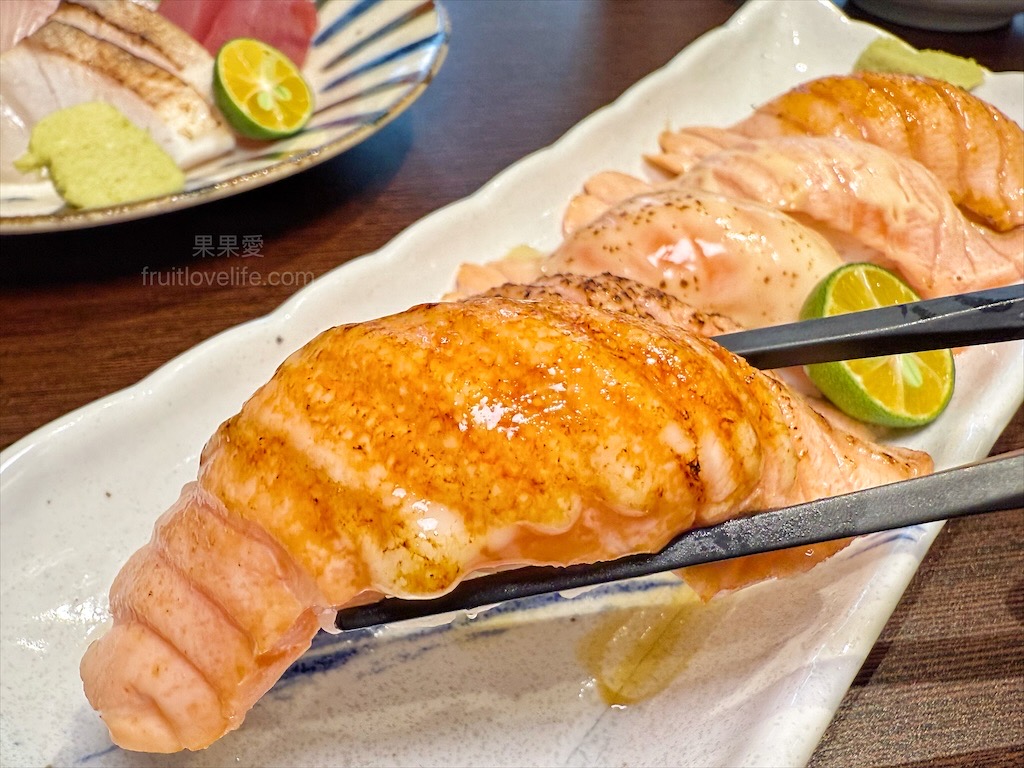 屘壽司 | 台中西屯日本料理，捷運學區壽司、鮮甜生魚片、澎湃海鮮丼、炙燒壽司、寵物友善 @果果愛Fruitlove