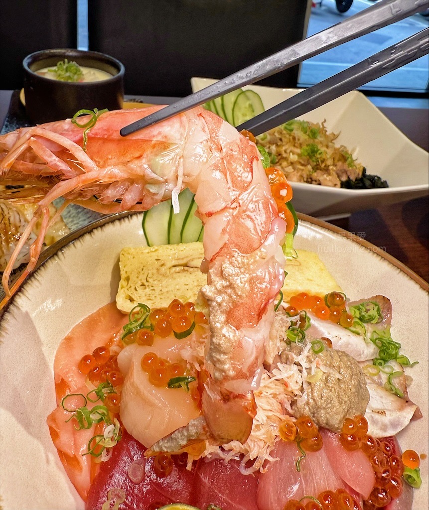 屘壽司 | 台中西屯日本料理，捷運學區壽司、鮮甜生魚片、澎湃海鮮丼、炙燒壽司、寵物友善 @果果愛Fruitlove