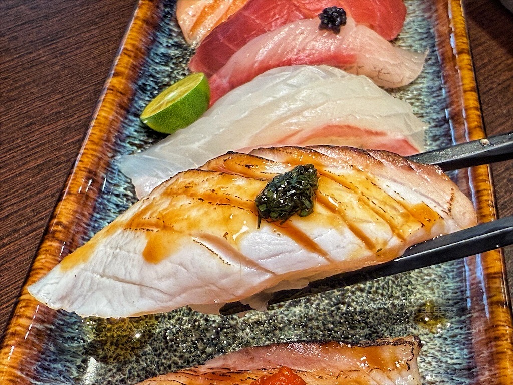 屘壽司 | 台中西屯日本料理,捷運學區壽司、鮮甜生魚片、澎湃海鮮丼、炙燒壽司、寵物友善 @果果愛Fruitlove 屘壽司 | 台中西屯日本料理,捷運學區壽司、鮮甜生魚片、澎湃海鮮丼、炙燒壽司、寵物友善 @果果愛Fruitlove