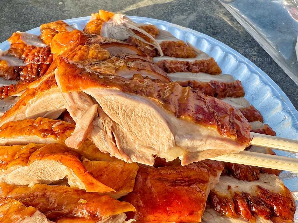 林記北平烤鴨 | 苗栗通霄烤鴨,藏身巷弄鐵皮屋裡的北平烤鴨,鴨皮Q軟,肉質鮮嫩,記得要再點上一份米血 @果果愛Fruitlove 林記北平烤鴨 | 苗栗通霄烤鴨,藏身巷弄鐵皮屋裡的北平烤鴨,鴨皮Q軟,肉質鮮嫩,記得要再點上一份米血 @果果愛Fruitlove