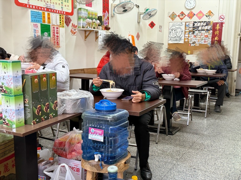 就叫麵館 | 台中西屯麵館，逢甲高CP值麵食，雙爽麵、筒仔米糕、綜合湯份量足又美味 @果果愛Fruitlove