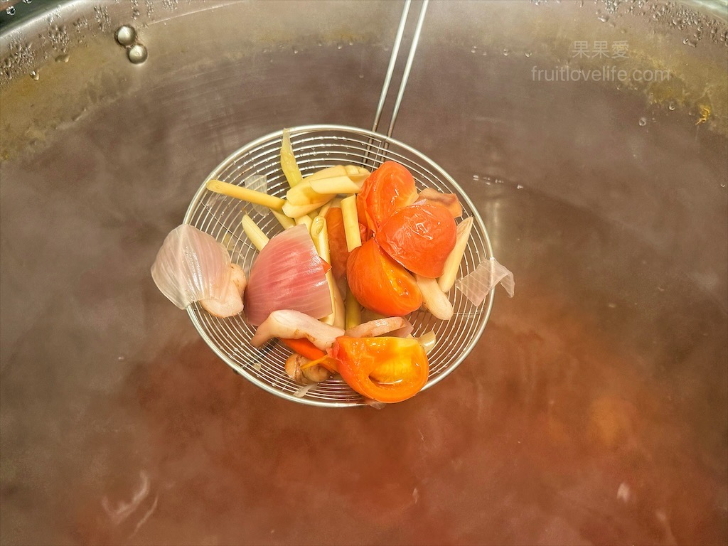 一饌泰式銅盤燒烤火鍋 | 南投草屯田野間超人氣泰式燒烤火鍋，湯頭三吃、高品質肉品、寵物友善、無服務費 @果果愛Fruitlove