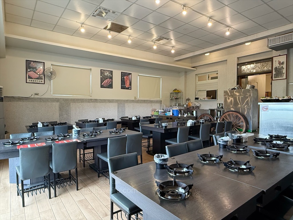 一饌泰式銅盤燒烤火鍋 | 南投草屯田野間超人氣泰式燒烤火鍋，湯頭三吃、高品質肉品、寵物友善、無服務費 @果果愛Fruitlove