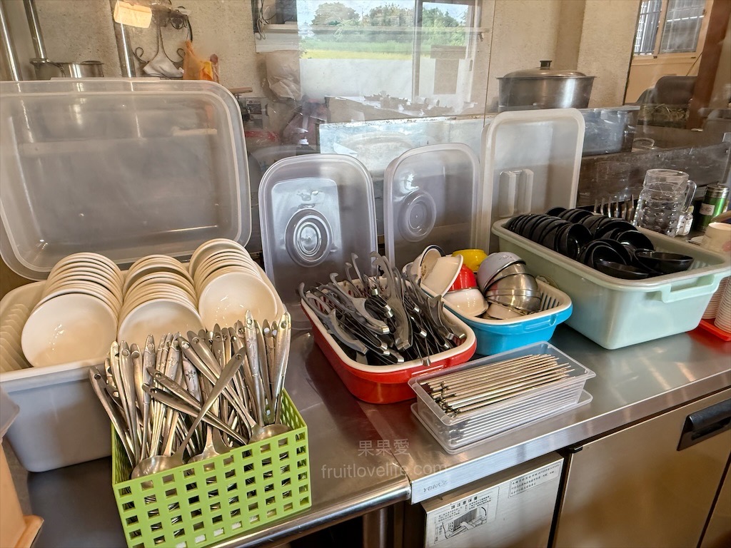 一饌泰式銅盤燒烤火鍋 | 南投草屯田野間超人氣泰式燒烤火鍋，湯頭三吃、高品質肉品、寵物友善、無服務費 @果果愛Fruitlove