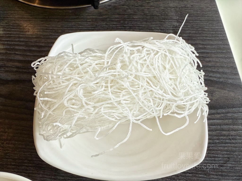 一饌泰式銅盤燒烤火鍋 | 南投草屯田野間超人氣泰式燒烤火鍋，湯頭三吃、高品質肉品、寵物友善、無服務費 @果果愛Fruitlove