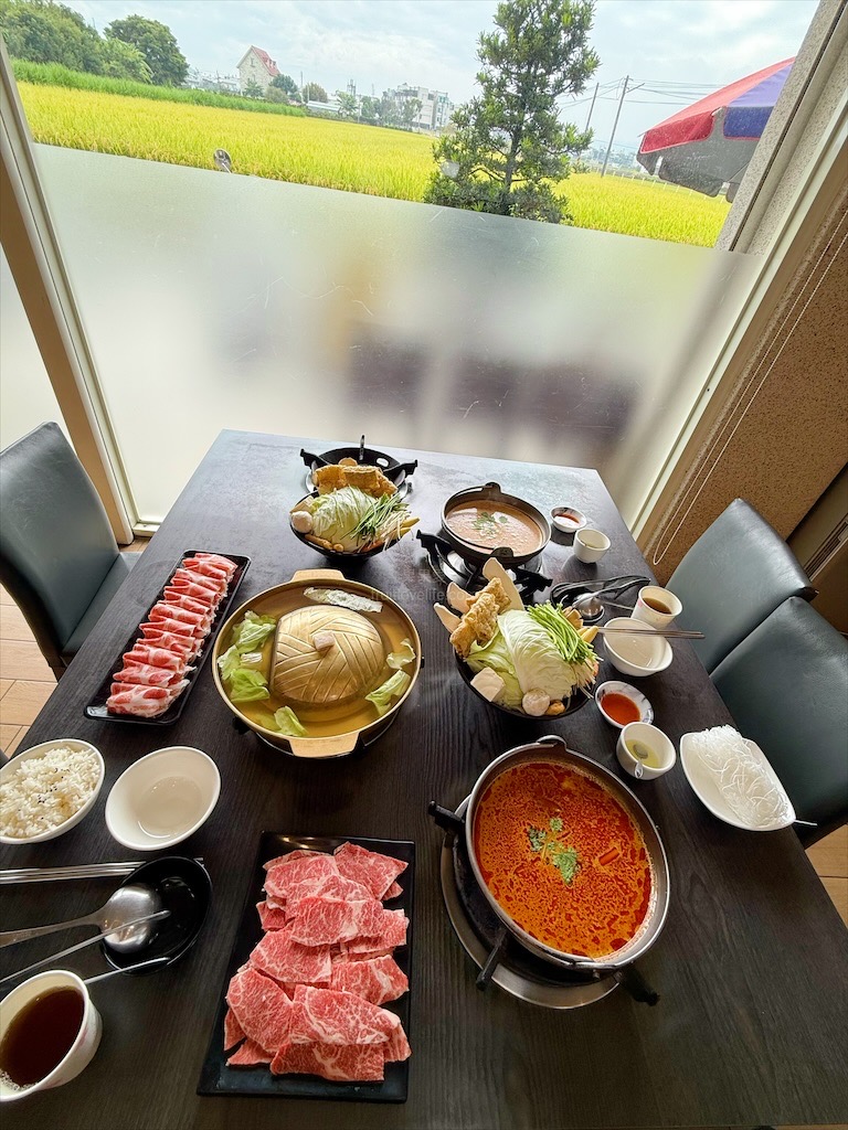 一饌泰式銅盤燒烤火鍋 | 南投草屯田野間超人氣泰式燒烤火鍋，湯頭三吃、高品質肉品、寵物友善、無服務費 @果果愛Fruitlove