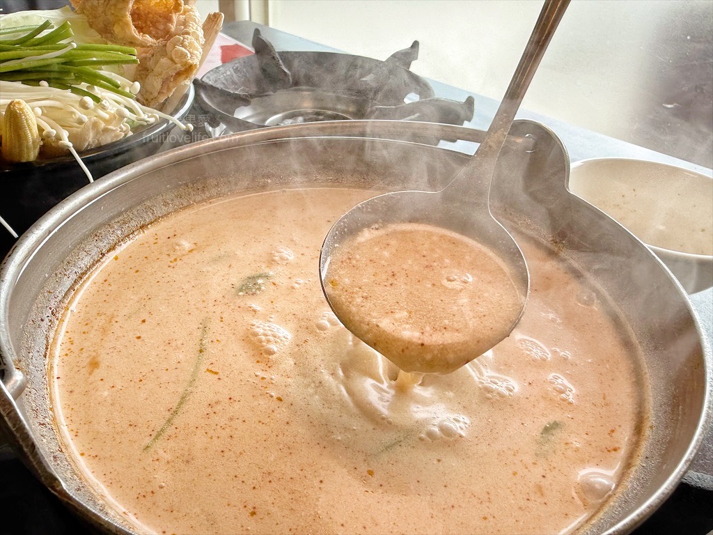 一饌泰式銅盤燒烤火鍋 | 南投草屯田野間超人氣泰式燒烤火鍋，湯頭三吃、高品質肉品、寵物友善、無服務費 @果果愛Fruitlove