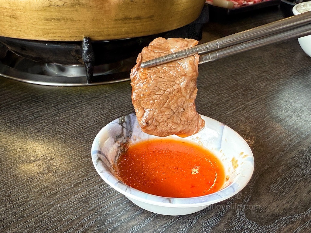 一饌泰式銅盤燒烤火鍋 | 南投草屯田野間超人氣泰式燒烤火鍋，湯頭三吃、高品質肉品、寵物友善、無服務費 @果果愛Fruitlove