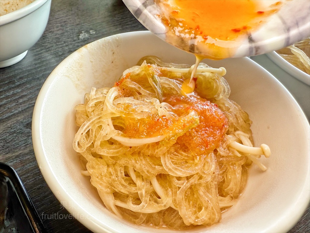 一饌泰式銅盤燒烤火鍋 | 南投草屯田野間超人氣泰式燒烤火鍋，湯頭三吃、高品質肉品、寵物友善、無服務費 @果果愛Fruitlove