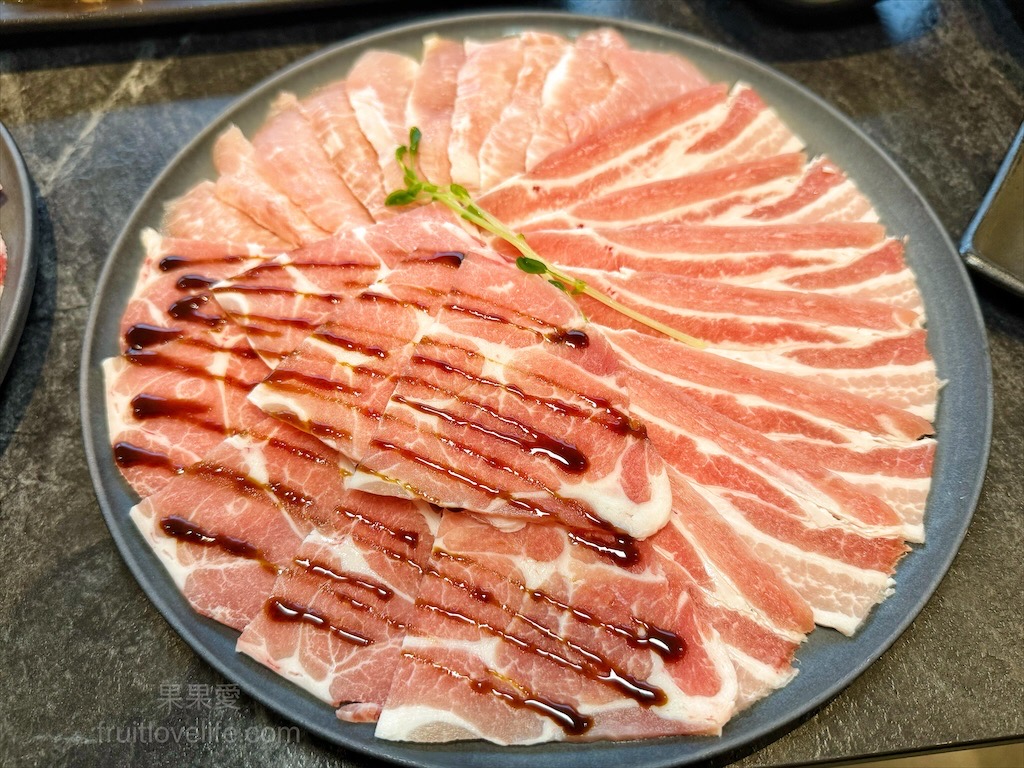 唯真燒肉 | 南投草屯燒烤,在地都推薦的稻田美景燒肉店,套餐肉量十足,泰式沾醬超唰嘴又解膩 @果果愛Fruitlove 唯真燒肉 | 南投草屯燒烤,在地都推薦的稻田美景燒肉店,套餐肉量十足,泰式沾醬超唰嘴又解膩 @果果愛Fruitlove