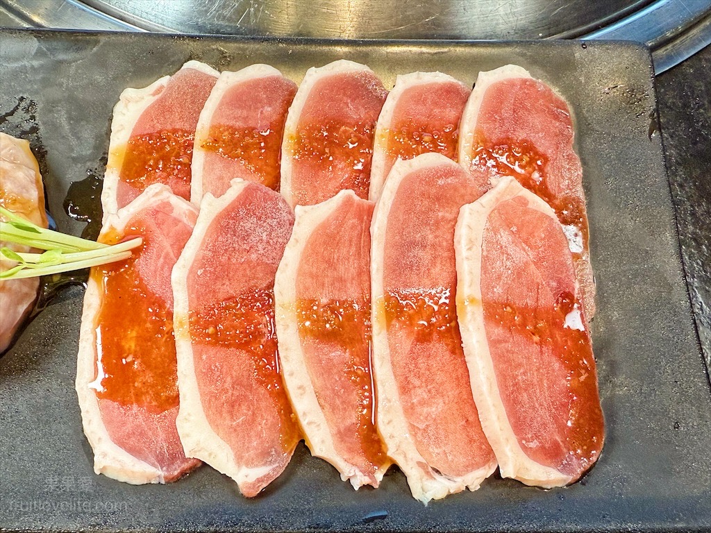 唯真燒肉 | 南投草屯燒烤,在地都推薦的稻田美景燒肉店,套餐肉量十足,泰式沾醬超唰嘴又解膩 @果果愛Fruitlove 唯真燒肉 | 南投草屯燒烤,在地都推薦的稻田美景燒肉店,套餐肉量十足,泰式沾醬超唰嘴又解膩 @果果愛Fruitlove