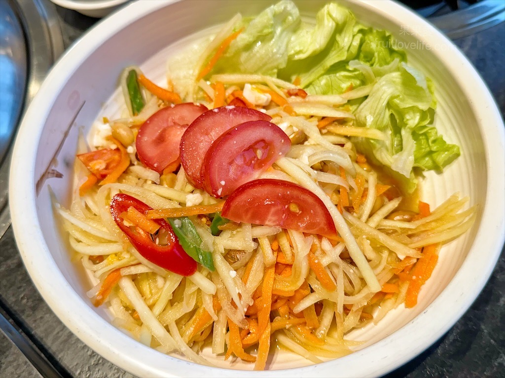 唯真燒肉 | 南投草屯燒烤，在地都推薦的稻田美景燒肉店，套餐肉量十足，泰式沾醬超唰嘴又解膩 @果果愛Fruitlove