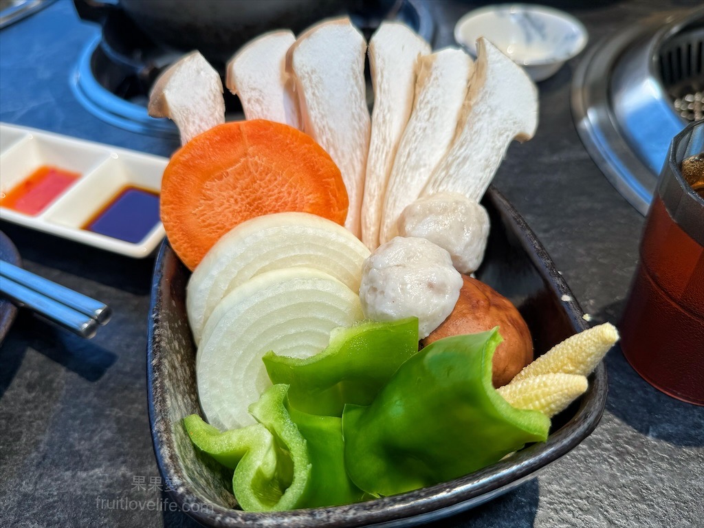 唯真燒肉 | 南投草屯燒烤,在地都推薦的稻田美景燒肉店,套餐肉量十足,泰式沾醬超唰嘴又解膩 @果果愛Fruitlove 唯真燒肉 | 南投草屯燒烤,在地都推薦的稻田美景燒肉店,套餐肉量十足,泰式沾醬超唰嘴又解膩 @果果愛Fruitlove