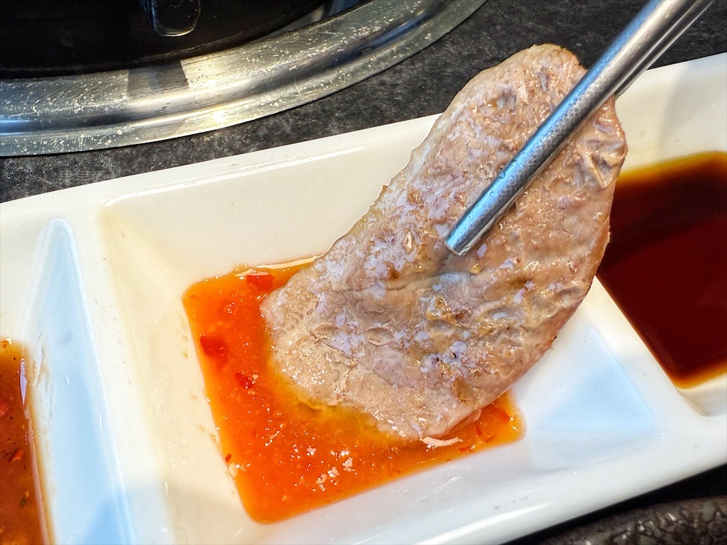 唯真燒肉 | 南投草屯燒烤,在地都推薦的稻田美景燒肉店,套餐肉量十足,泰式沾醬超唰嘴又解膩 @果果愛Fruitlove 唯真燒肉 | 南投草屯燒烤,在地都推薦的稻田美景燒肉店,套餐肉量十足,泰式沾醬超唰嘴又解膩 @果果愛Fruitlove