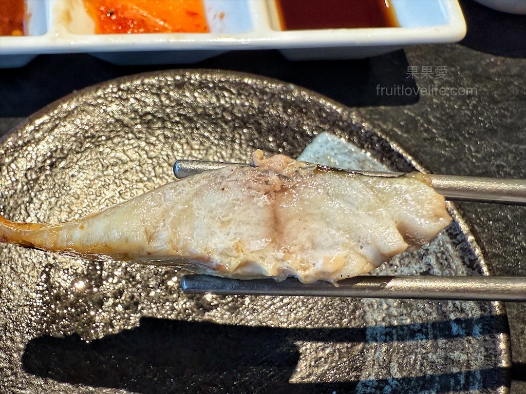 唯真燒肉 | 南投草屯燒烤，在地都推薦的稻田美景燒肉店，套餐肉量十足，泰式沾醬超唰嘴又解膩 @果果愛Fruitlove