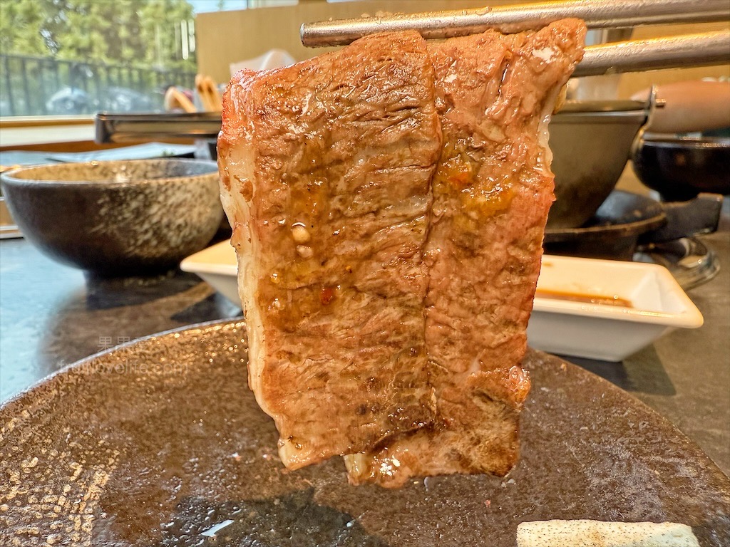 唯真燒肉 | 南投草屯燒烤，在地都推薦的稻田美景燒肉店，套餐肉量十足，泰式沾醬超唰嘴又解膩 @果果愛Fruitlove