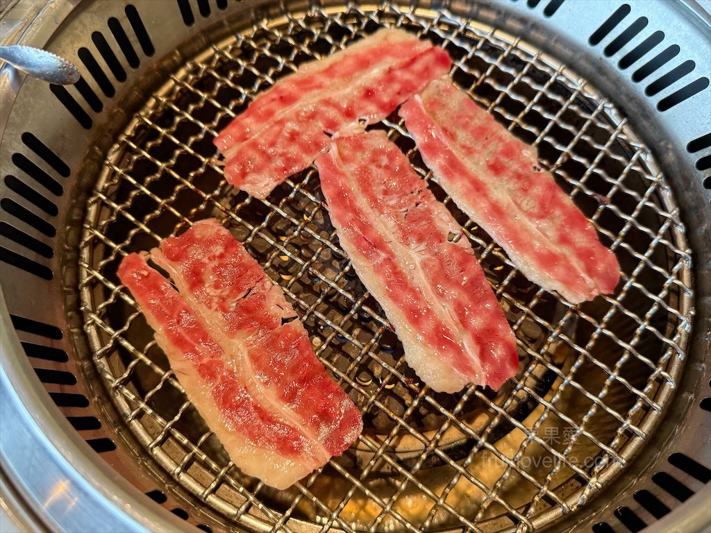 唯真燒肉 | 南投草屯燒烤,在地都推薦的稻田美景燒肉店,套餐肉量十足,泰式沾醬超唰嘴又解膩 @果果愛Fruitlove 唯真燒肉 | 南投草屯燒烤,在地都推薦的稻田美景燒肉店,套餐肉量十足,泰式沾醬超唰嘴又解膩 @果果愛Fruitlove