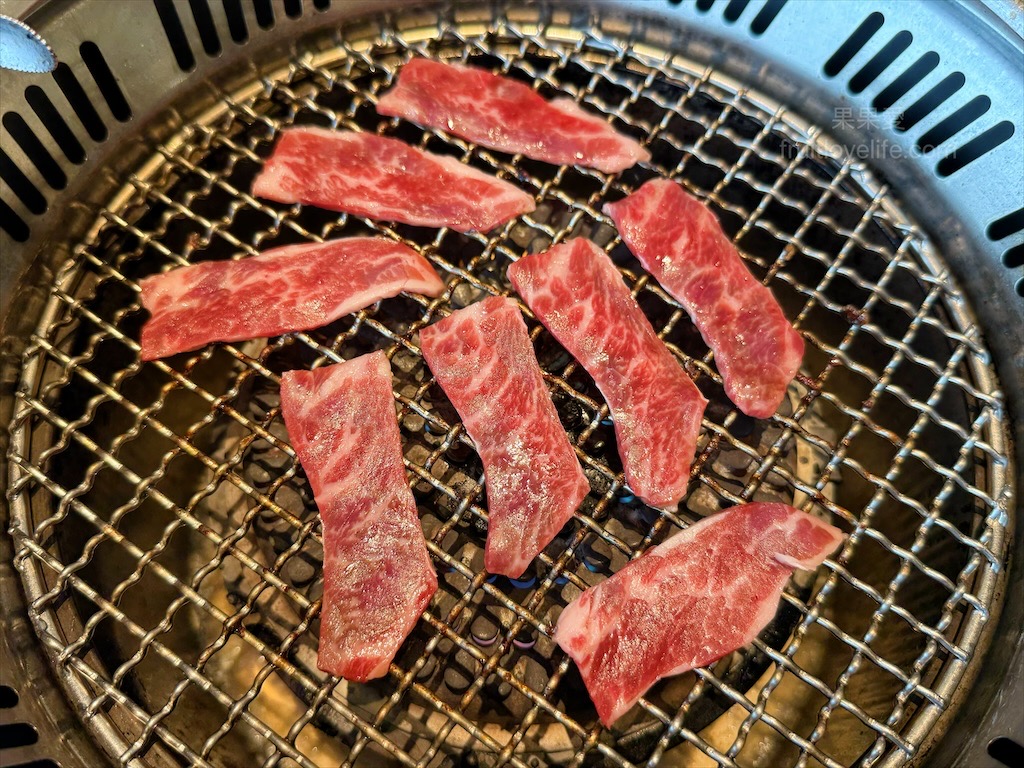 唯真燒肉 | 南投草屯燒烤,在地都推薦的稻田美景燒肉店,套餐肉量十足,泰式沾醬超唰嘴又解膩 @果果愛Fruitlove 唯真燒肉 | 南投草屯燒烤,在地都推薦的稻田美景燒肉店,套餐肉量十足,泰式沾醬超唰嘴又解膩 @果果愛Fruitlove