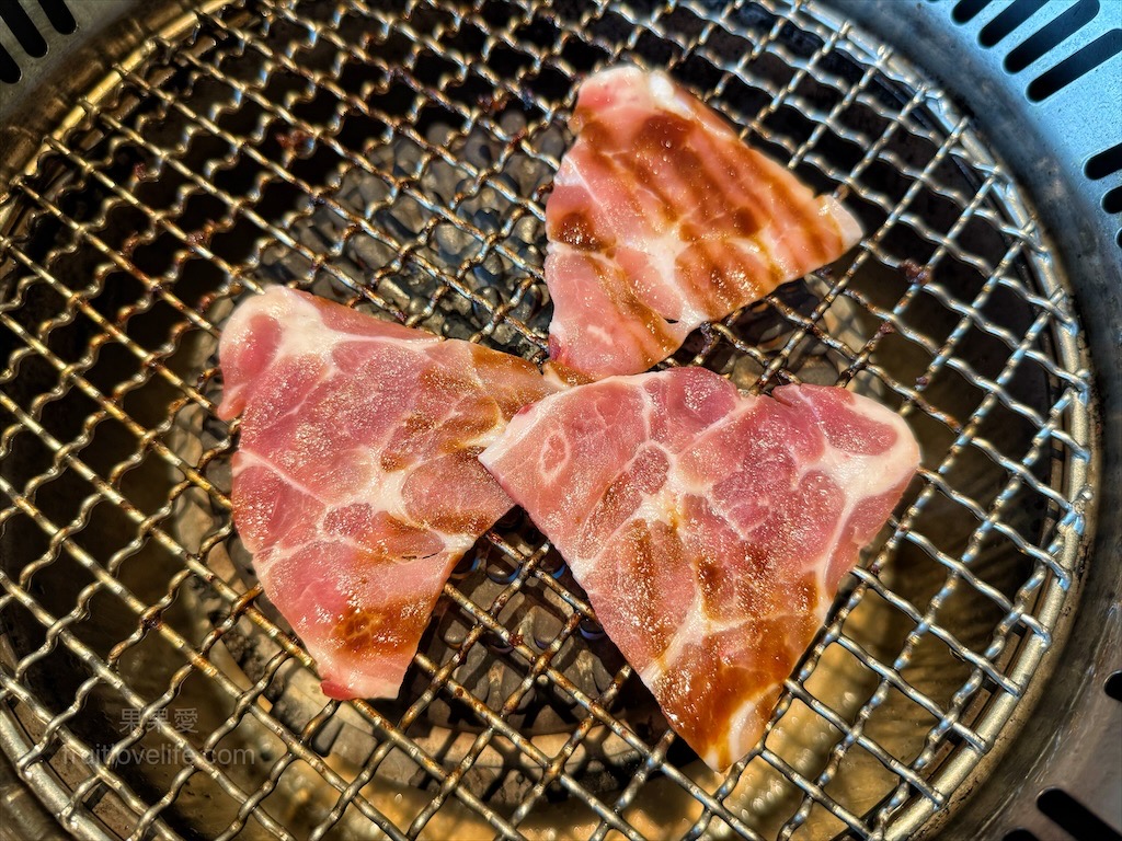 唯真燒肉 | 南投草屯燒烤,在地都推薦的稻田美景燒肉店,套餐肉量十足,泰式沾醬超唰嘴又解膩 @果果愛Fruitlove 唯真燒肉 | 南投草屯燒烤,在地都推薦的稻田美景燒肉店,套餐肉量十足,泰式沾醬超唰嘴又解膩 @果果愛Fruitlove