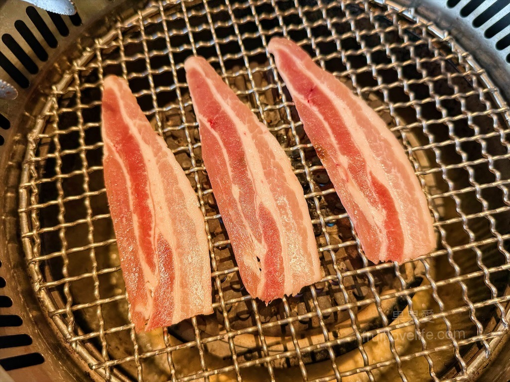 唯真燒肉 | 南投草屯燒烤,在地都推薦的稻田美景燒肉店,套餐肉量十足,泰式沾醬超唰嘴又解膩 @果果愛Fruitlove 唯真燒肉 | 南投草屯燒烤,在地都推薦的稻田美景燒肉店,套餐肉量十足,泰式沾醬超唰嘴又解膩 @果果愛Fruitlove