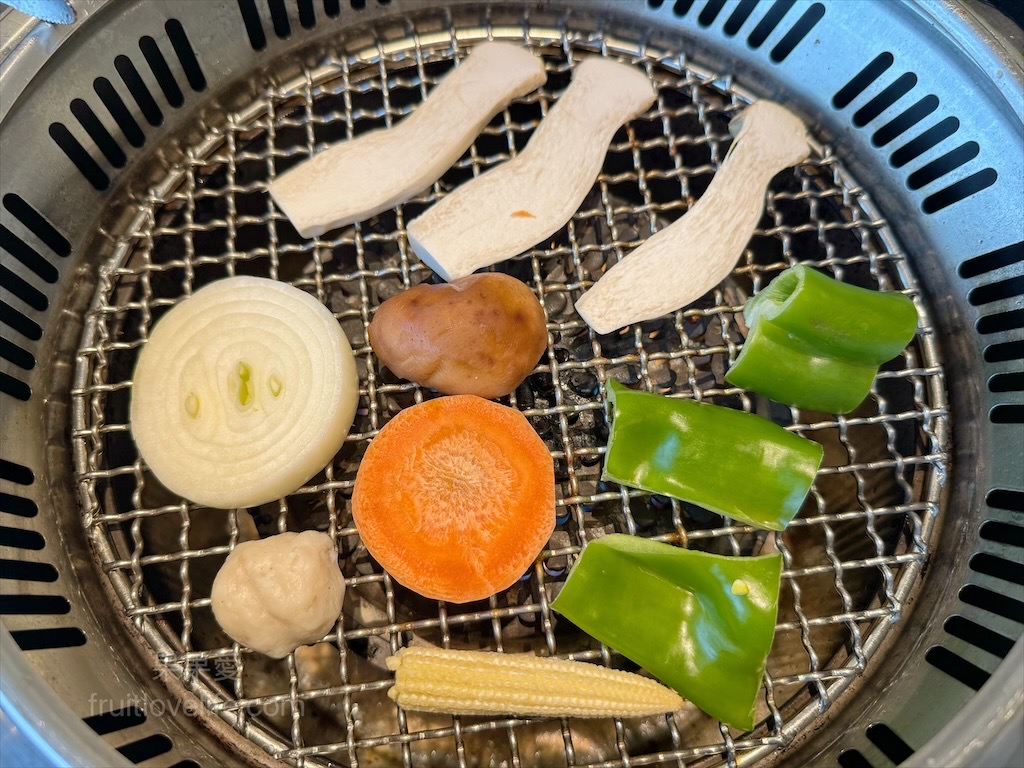 唯真燒肉 | 南投草屯燒烤,在地都推薦的稻田美景燒肉店,套餐肉量十足,泰式沾醬超唰嘴又解膩 @果果愛Fruitlove 唯真燒肉 | 南投草屯燒烤,在地都推薦的稻田美景燒肉店,套餐肉量十足,泰式沾醬超唰嘴又解膩 @果果愛Fruitlove