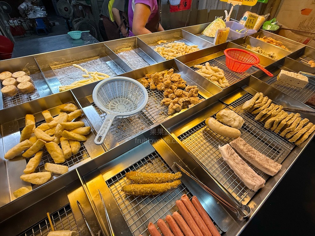 嘉佳鹹酥雞 | 南投草屯鹹酥雞，在地超人氣宵夜炸物店，炸物不油膩，還有三種風味胡椒鹽選擇 @果果愛Fruitlove