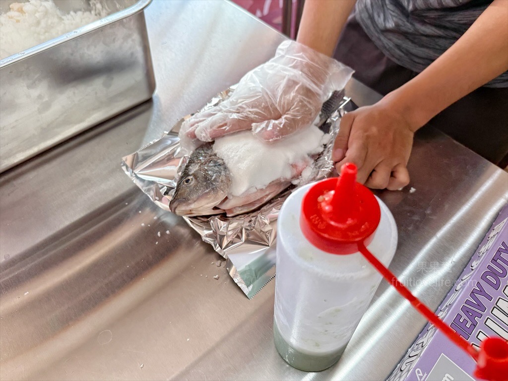 喬魚鹽烤魚 | 台中南屯鹽烤魚，好市多附近新鮮現烤魚，獨家蔥蒜醬汁、肉質Q嫩、味道鮮甜，外帶內用都好吃 @果果愛Fruitlove