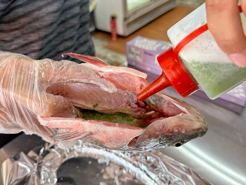 喬魚鹽烤魚 | 台中南屯鹽烤魚，好市多附近新鮮現烤魚，獨家蔥蒜醬汁、肉質Q嫩、味道鮮甜，外帶內用都好吃 @果果愛Fruitlove