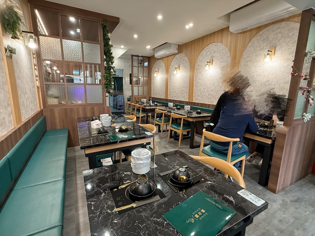 鵝与鍋虎尾總店 | 雲林虎尾鵝肉火鍋,招牌鵝白湯清香鮮甜、Q嫩鵝肉片、六宮格鮮蔬盤,多樣招牌必點小菜、主食 @果果愛Fruitlove 鵝与鍋虎尾總店 | 雲林虎尾鵝肉火鍋,招牌鵝白湯清香鮮甜、Q嫩鵝肉片、六宮格鮮蔬盤,多樣招牌必點小菜、主食 @果果愛Fruitlove