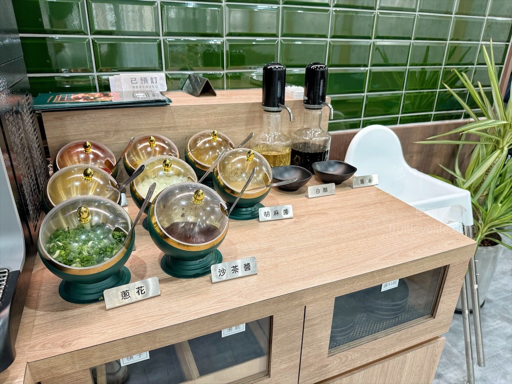鵝与鍋虎尾總店 | 雲林虎尾鵝肉火鍋，招牌鵝白湯清香鮮甜、Q嫩鵝肉片、六宮格鮮蔬盤，多樣招牌必點小菜、主食 @果果愛Fruitlove