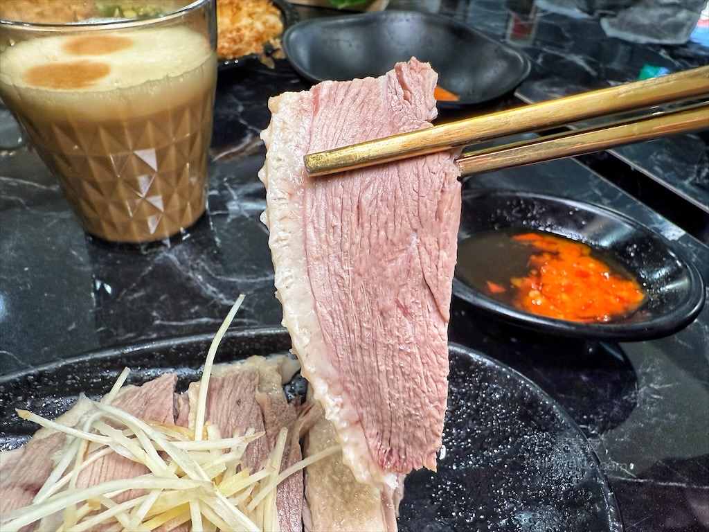 鵝与鍋虎尾總店 | 雲林虎尾鵝肉火鍋,招牌鵝白湯清香鮮甜、Q嫩鵝肉片、六宮格鮮蔬盤,多樣招牌必點小菜、主食 @果果愛Fruitlove 鵝与鍋虎尾總店 | 雲林虎尾鵝肉火鍋,招牌鵝白湯清香鮮甜、Q嫩鵝肉片、六宮格鮮蔬盤,多樣招牌必點小菜、主食 @果果愛Fruitlove