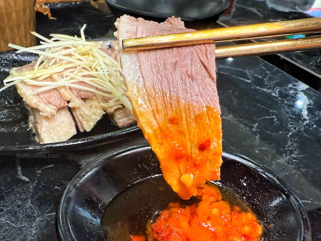 鵝与鍋虎尾總店 | 雲林虎尾鵝肉火鍋,招牌鵝白湯清香鮮甜、Q嫩鵝肉片、六宮格鮮蔬盤,多樣招牌必點小菜、主食 @果果愛Fruitlove 鵝与鍋虎尾總店 | 雲林虎尾鵝肉火鍋,招牌鵝白湯清香鮮甜、Q嫩鵝肉片、六宮格鮮蔬盤,多樣招牌必點小菜、主食 @果果愛Fruitlove
